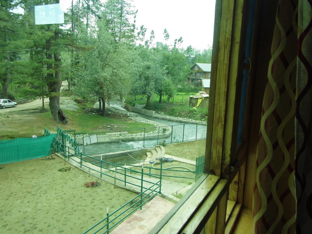 Hotel Gulmarg House מראה חיצוני תמונה